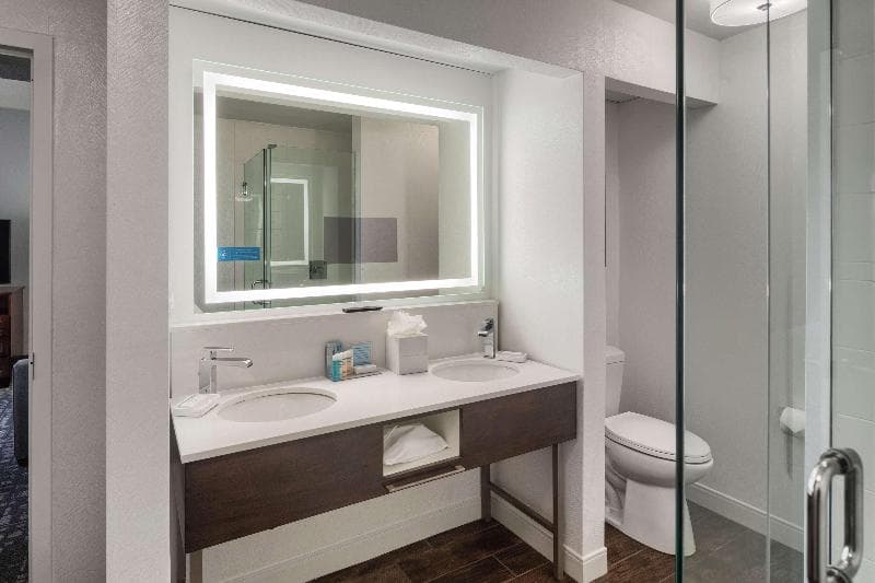 Hampton Inn Louisville-Northeast 5