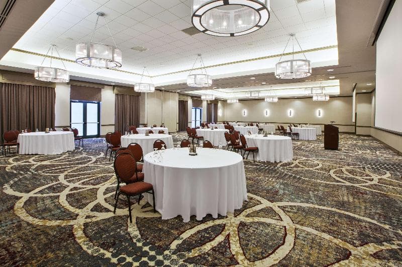 Embassy Suites by Hilton Columbus Airport 2