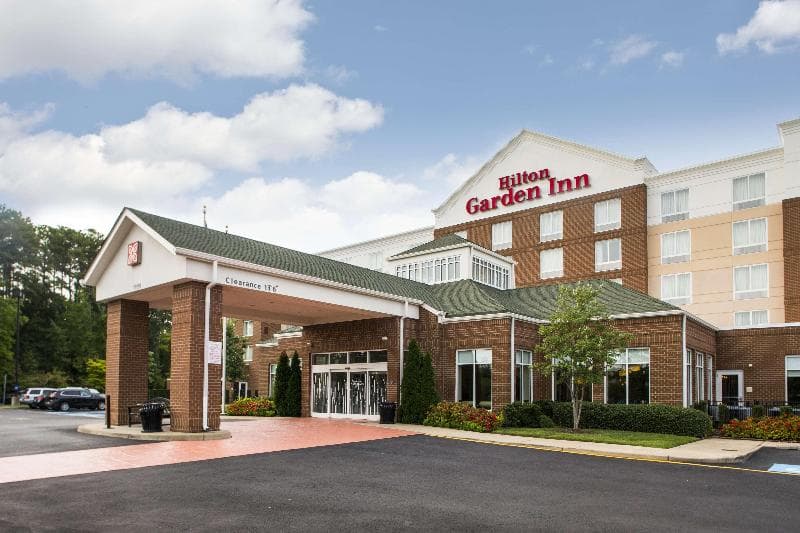 Hilton Garden Inn Hampton Coliseum Central photo 1