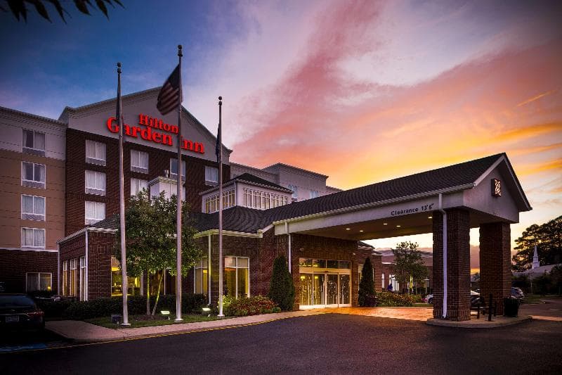 Hilton Garden Inn Hampton Coliseum Central 2