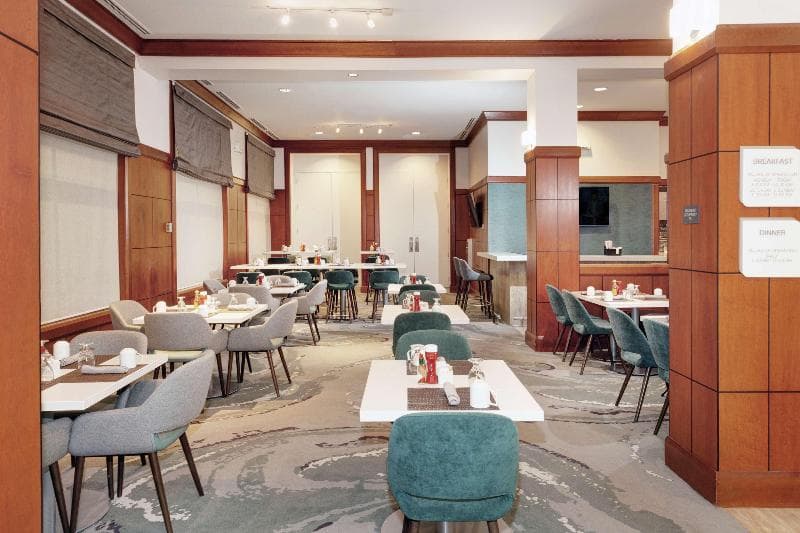 Hilton Garden Inn Chicago North Shore/Evanston 4