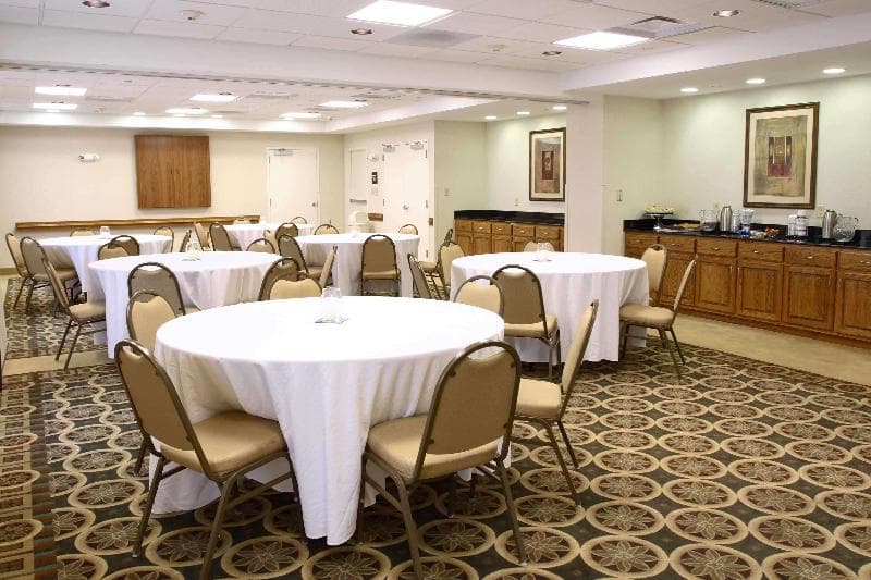 Hampton Inn & Suites Chesapeake-Square Mall 4