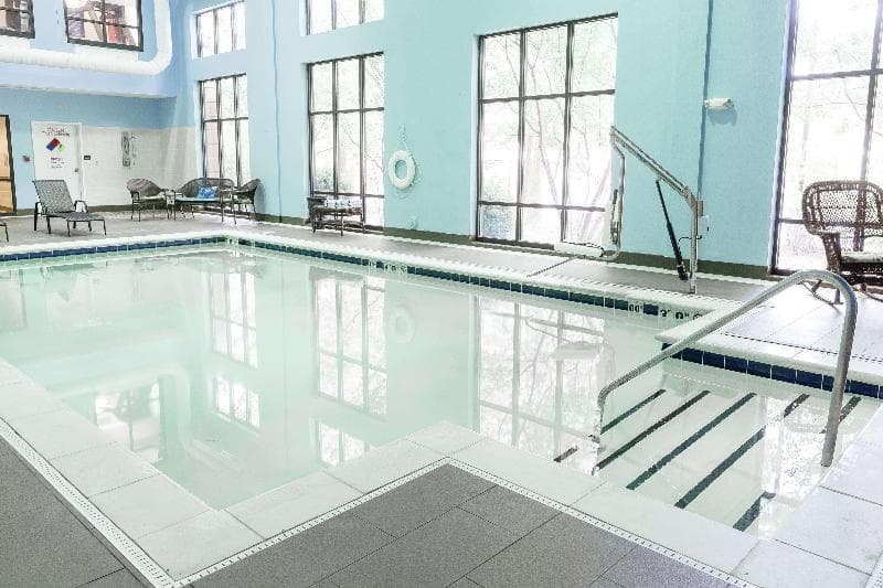 Hampton Inn & Suites Chesapeake-Square Mall 3