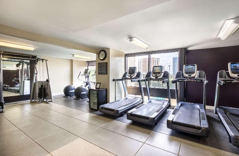 DoubleTree by Hilton Hotel & Suites Houston by the Galleria 5