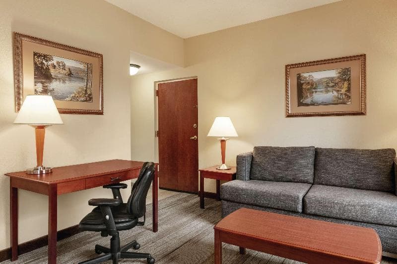 Hampton Inn & Suites Williamsburg Historic District 3