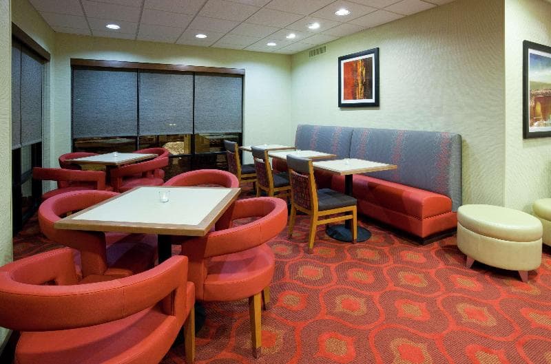 Hampton Inn Rockford 4