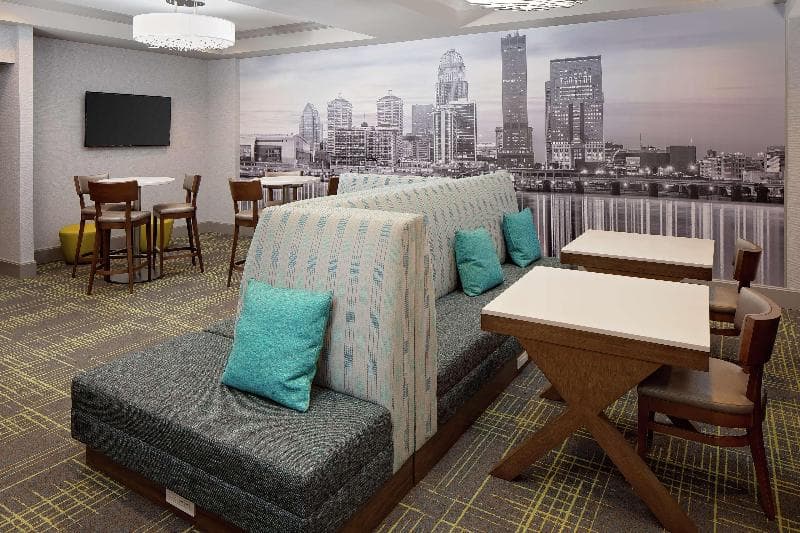 Hampton Inn Louisville Downtown 4