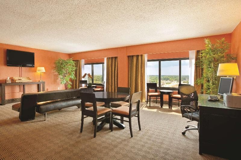 DoubleTree by Hilton Hotel Springfield 4