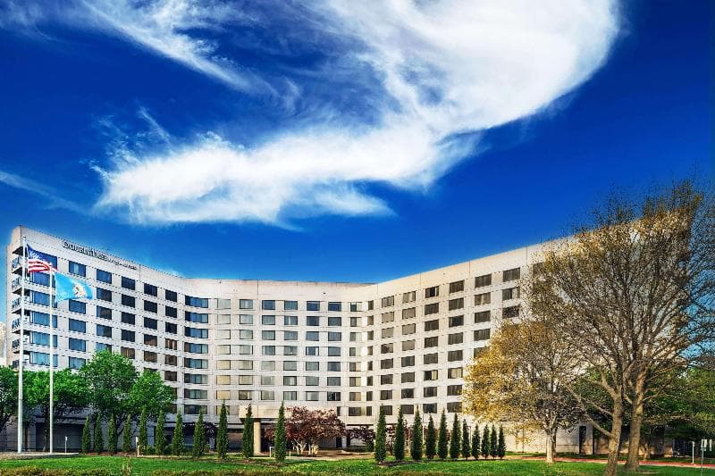 DoubleTree by Hilton Hotel Tulsa - Warren Place 3