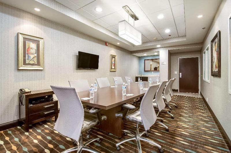 Hampton Inn Columbus-West photo 1