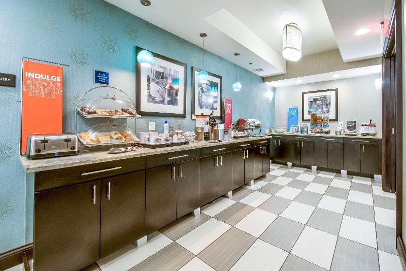 Hampton Inn Columbus-West 5