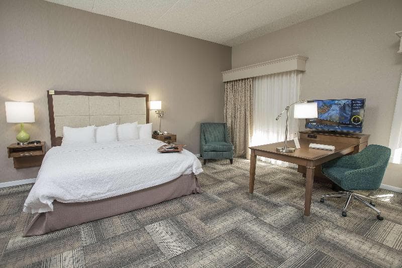 Hampton Inn & Suites Cincinnati-Union Centre 5