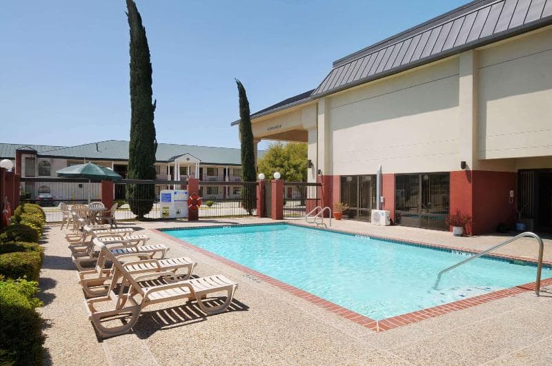 Coratel Inn & Suites New Braunfels 3