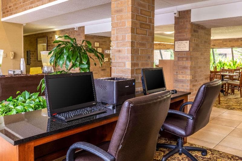 Tulsa Square Hotel Central, I-44 By Oyo photo 1