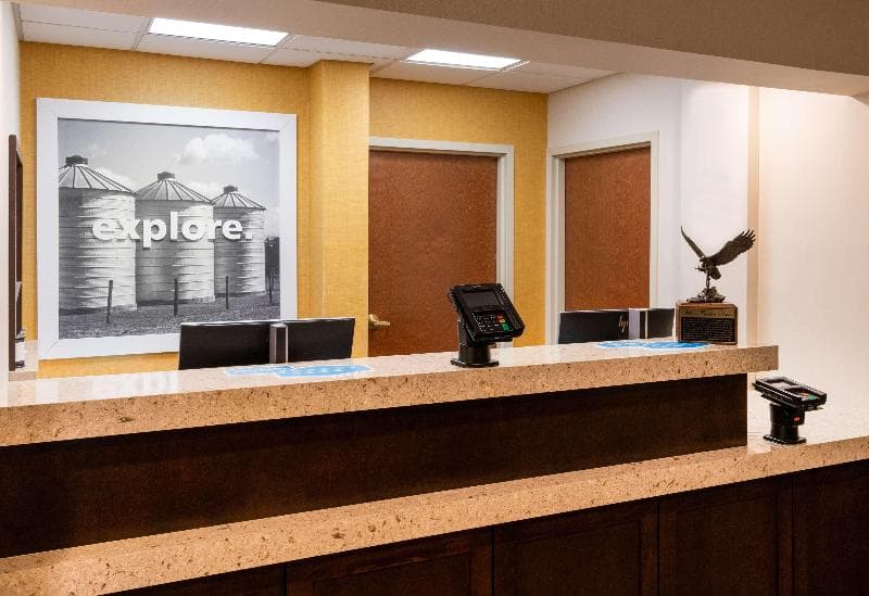 Hampton Inn Evansville 4