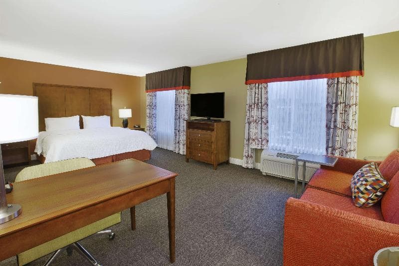 Hampton Inn & Suites Wichita-Northeast 2