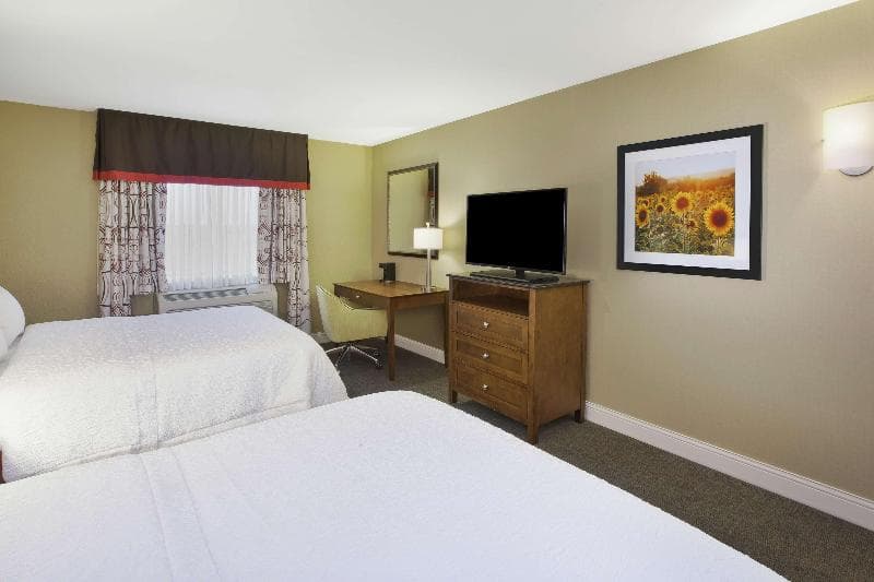 Hampton Inn & Suites Wichita-Northeast 4