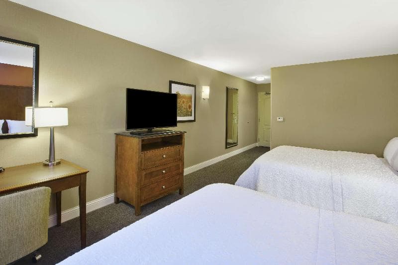Hampton Inn & Suites Wichita-Northeast 5