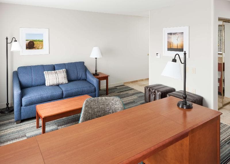 Hampton Inn & Suites Cedar Rapids - North photo 1