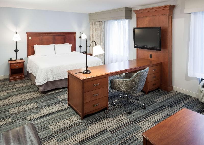 Hampton Inn & Suites Cedar Rapids - North 5