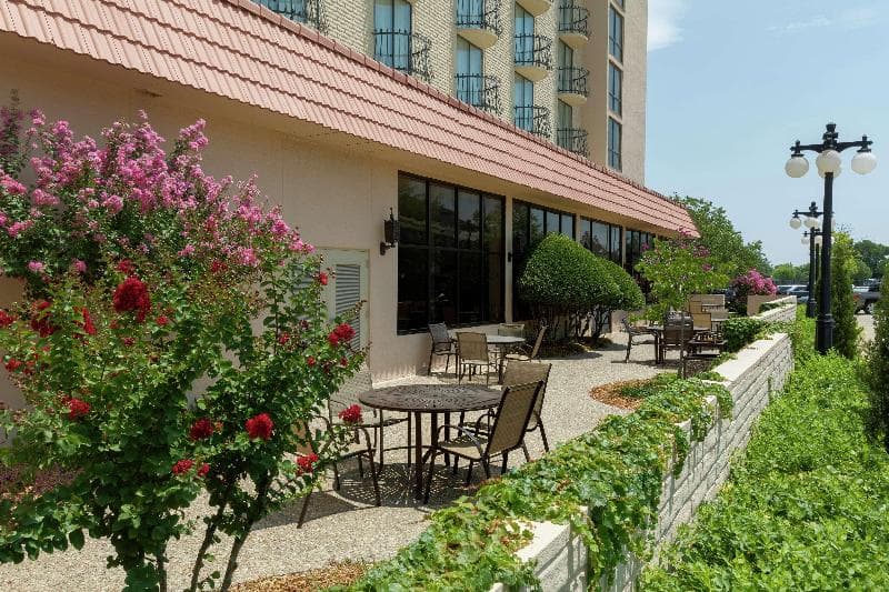 Embassy Suites by Hilton Tulsa I-44 photo 1