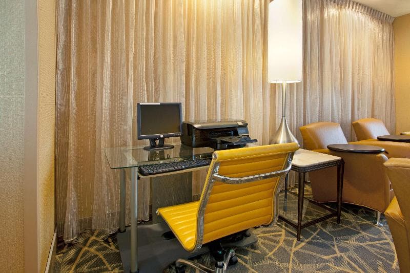 Hampton Inn & Suites Cleveland/Independence 5