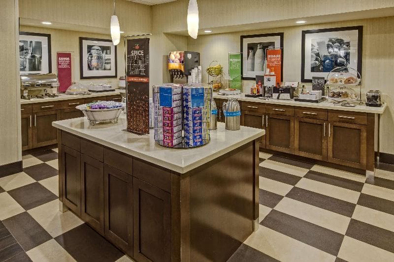 Hampton Inn Houston/Baytown 2