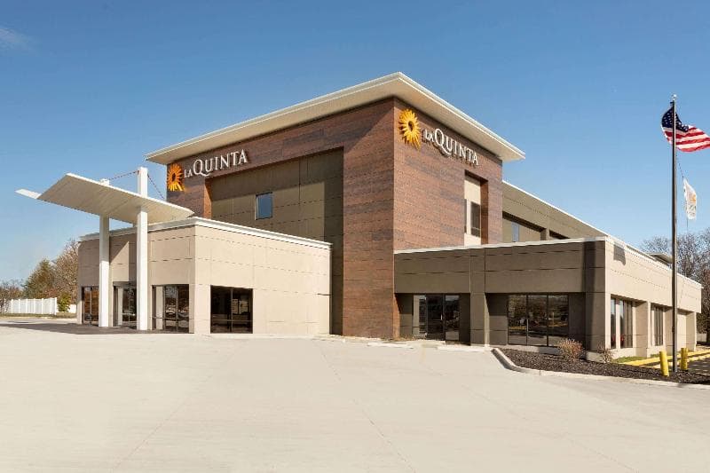 La Quinta Inn & Suites by Wyndham St Louis Route66 photo 1