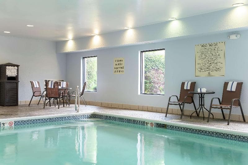 Hampton Inn Akron-South 3