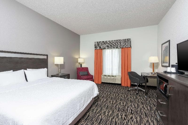 Hampton Inn Akron-South 4