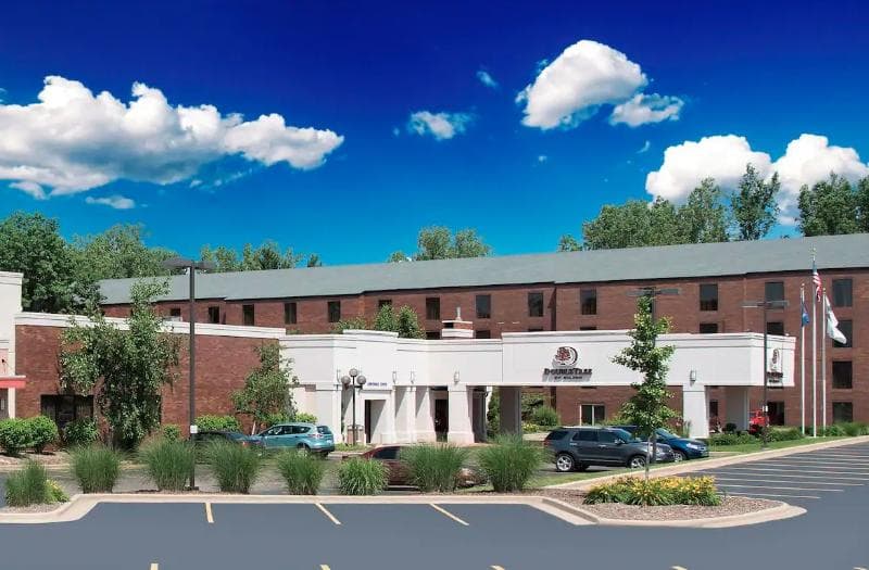 DoubleTree by Hilton Hotel Grand Rapids Airport 1