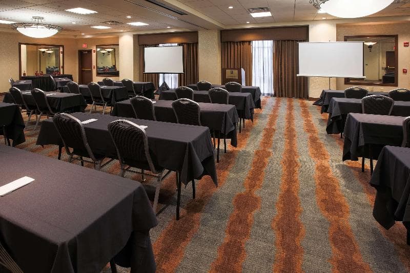 Embassy Suites by Hilton Louisville East photo 1
