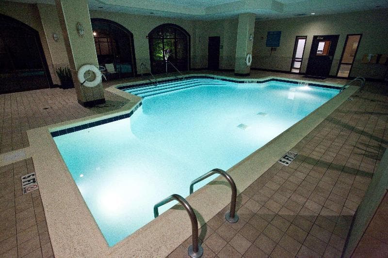 Embassy Suites by Hilton Louisville East 4