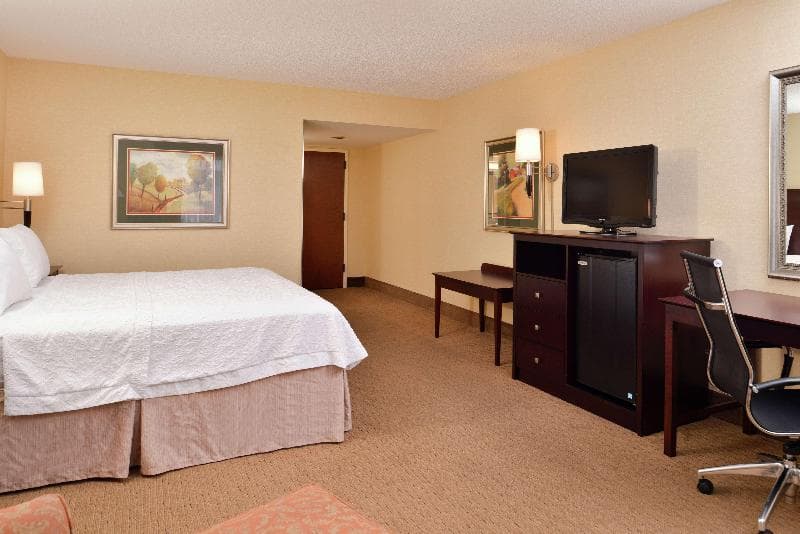 Hampton Inn Staunton photo 1