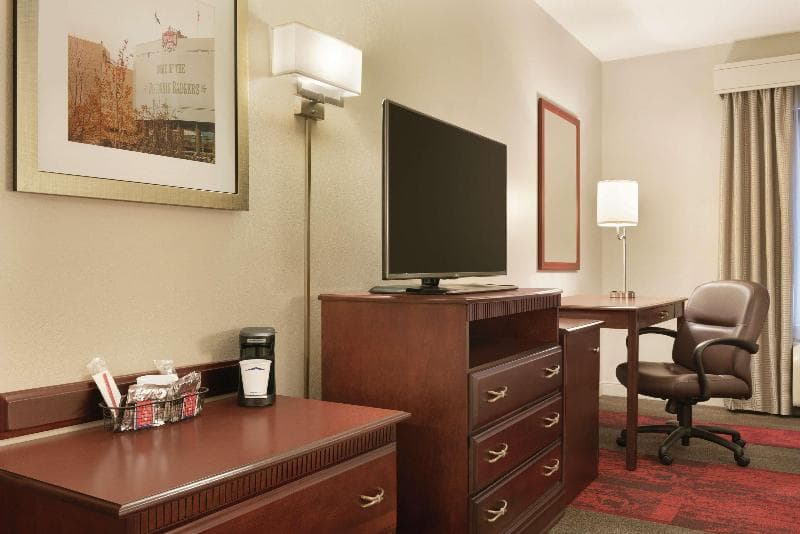 Hampton Inn & Suites Madison-West photo 1