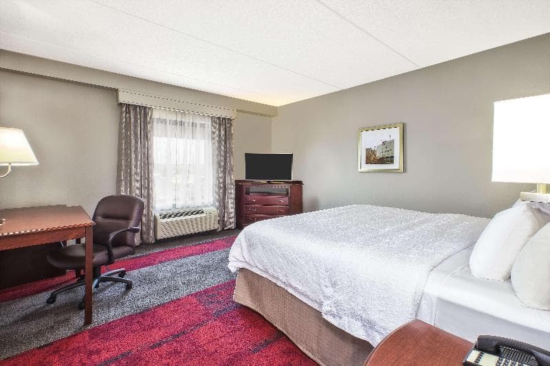 Hampton Inn & Suites Madison-West 2