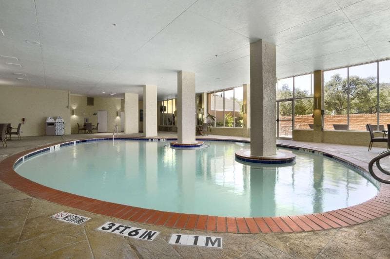 Embassy Suites by Hilton Dallas Market Center 4