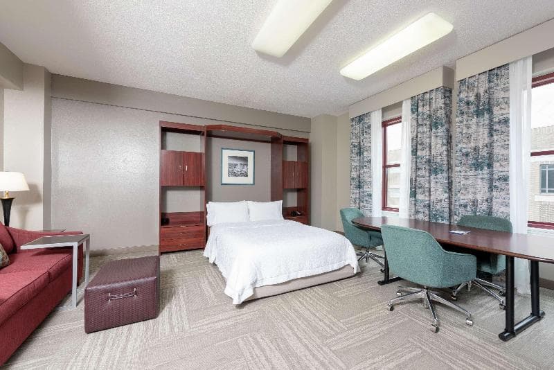 Hampton Inn Indianapolis Downtown Across from Circle Centre 4
