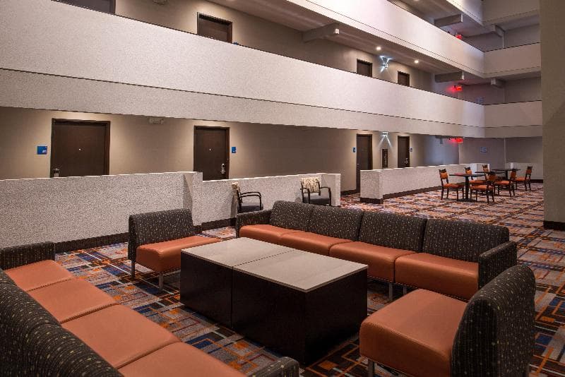 Holiday Inn Express & Suites San Antonio Medical Ctr North 4