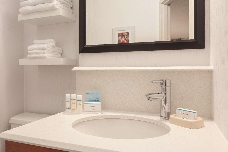 Hampton Inn Des Moines-Airport 2