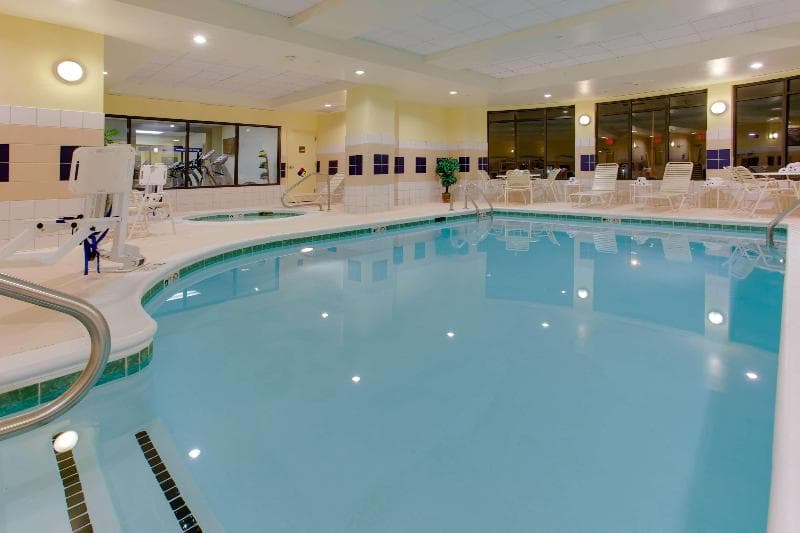 Hampton Inn & Suites Fredericksburg South 3