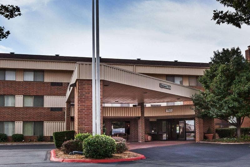 Clarion Pointe Okc Airport 2