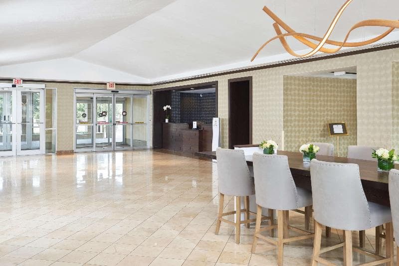 DoubleTree by Hilton Hotel Dallas - Market Center 5