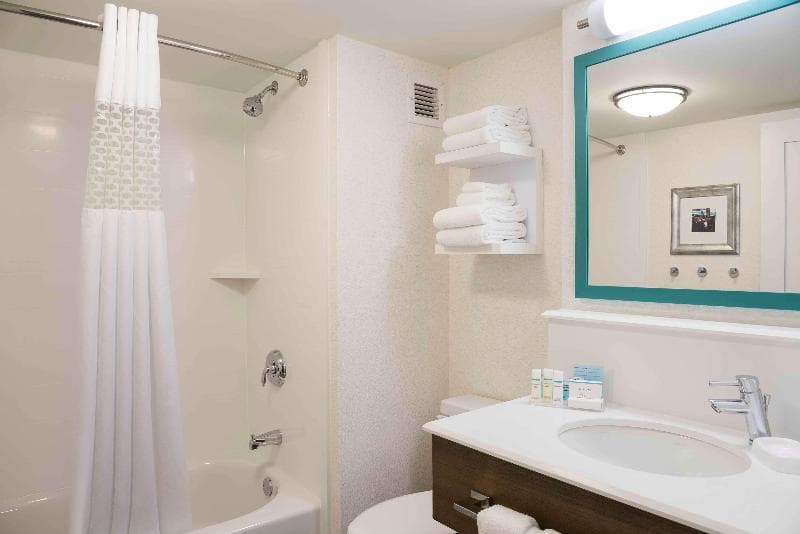 Hampton Inn Grand Rapids-North 5