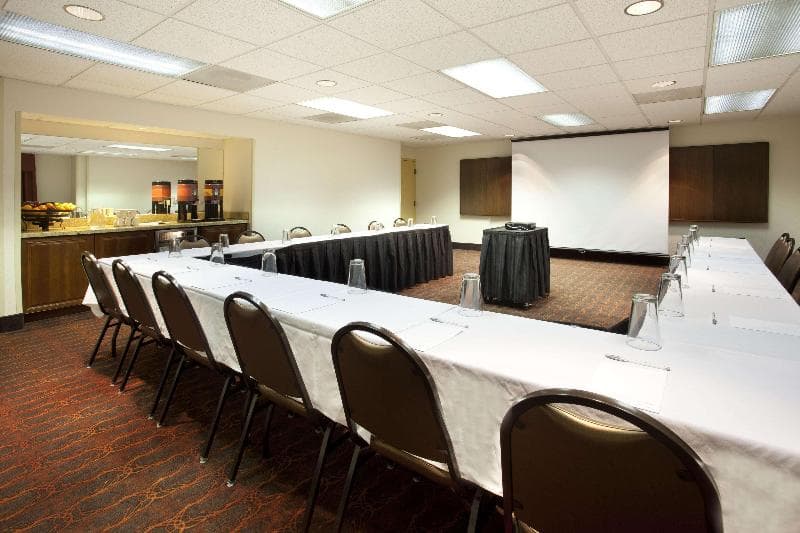 Hampton Inn & Suites El Paso-Airport photo 1