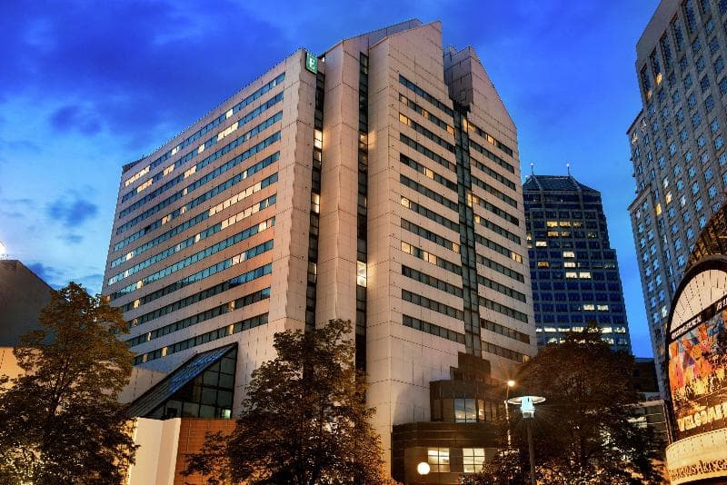 Embassy Suites by Hilton Indianapolis Downtown 2