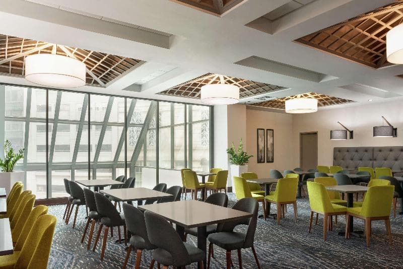 Embassy Suites by Hilton Indianapolis Downtown 4