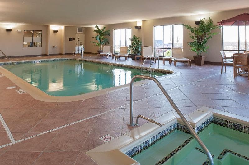 Hampton Inn Macomb 2