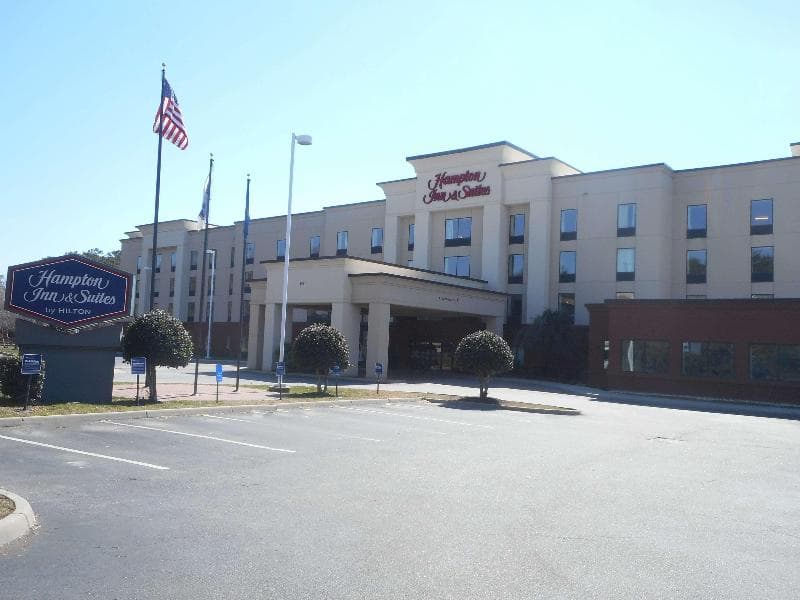 Hampton Inn & Suites Norfolk-Airport photo 1