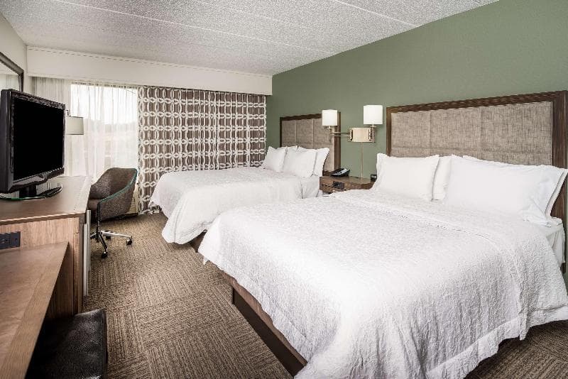 Hampton Inn Dover 3